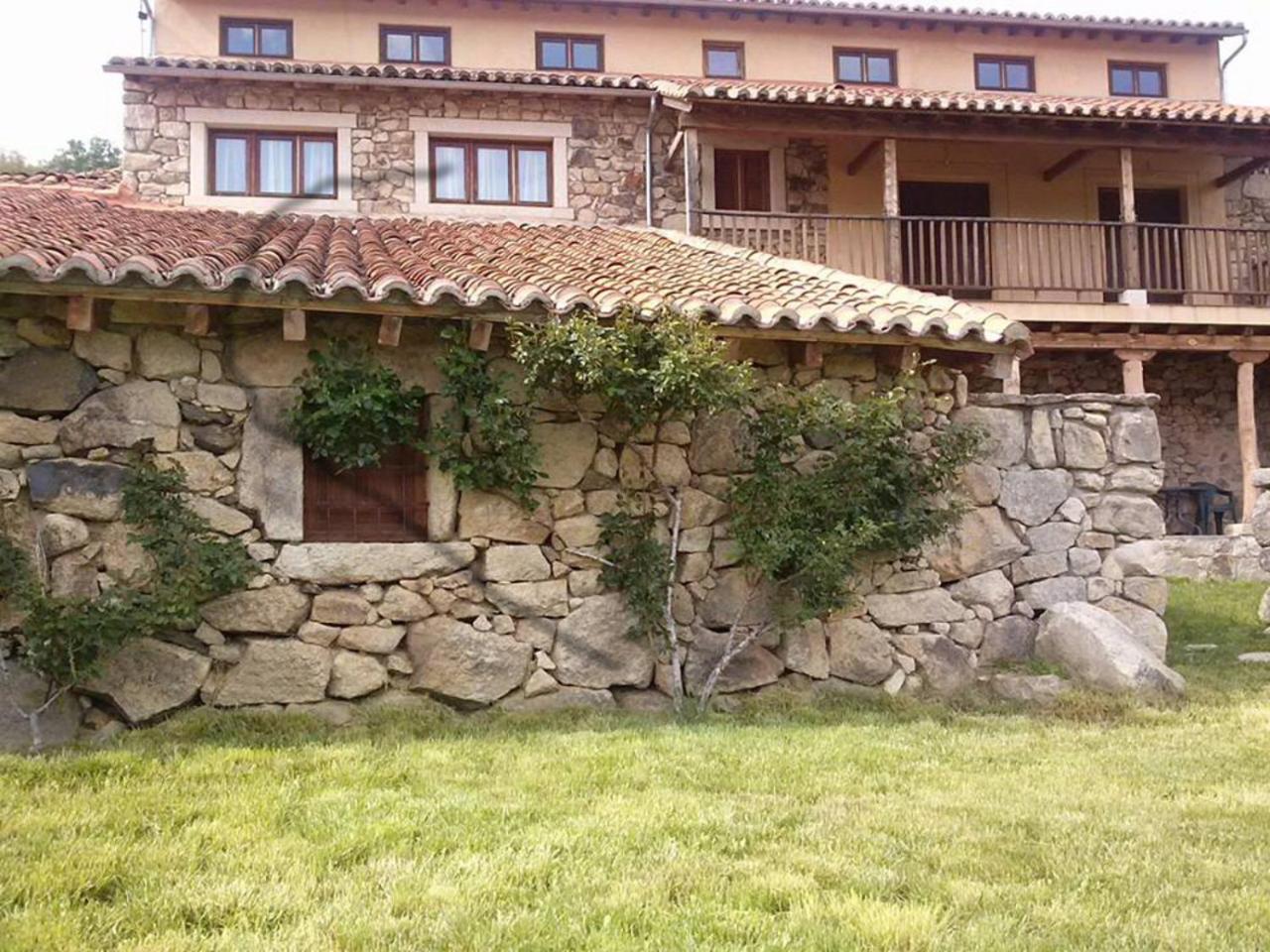 Casa Rural La Tablilla Y La Terraza Navalperal de Tormes Exterior photo